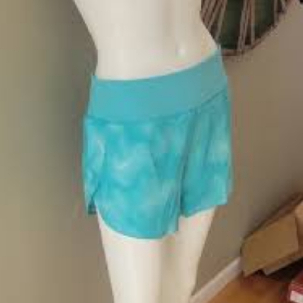 NWT Athleta Run With It 3.5" Shorts